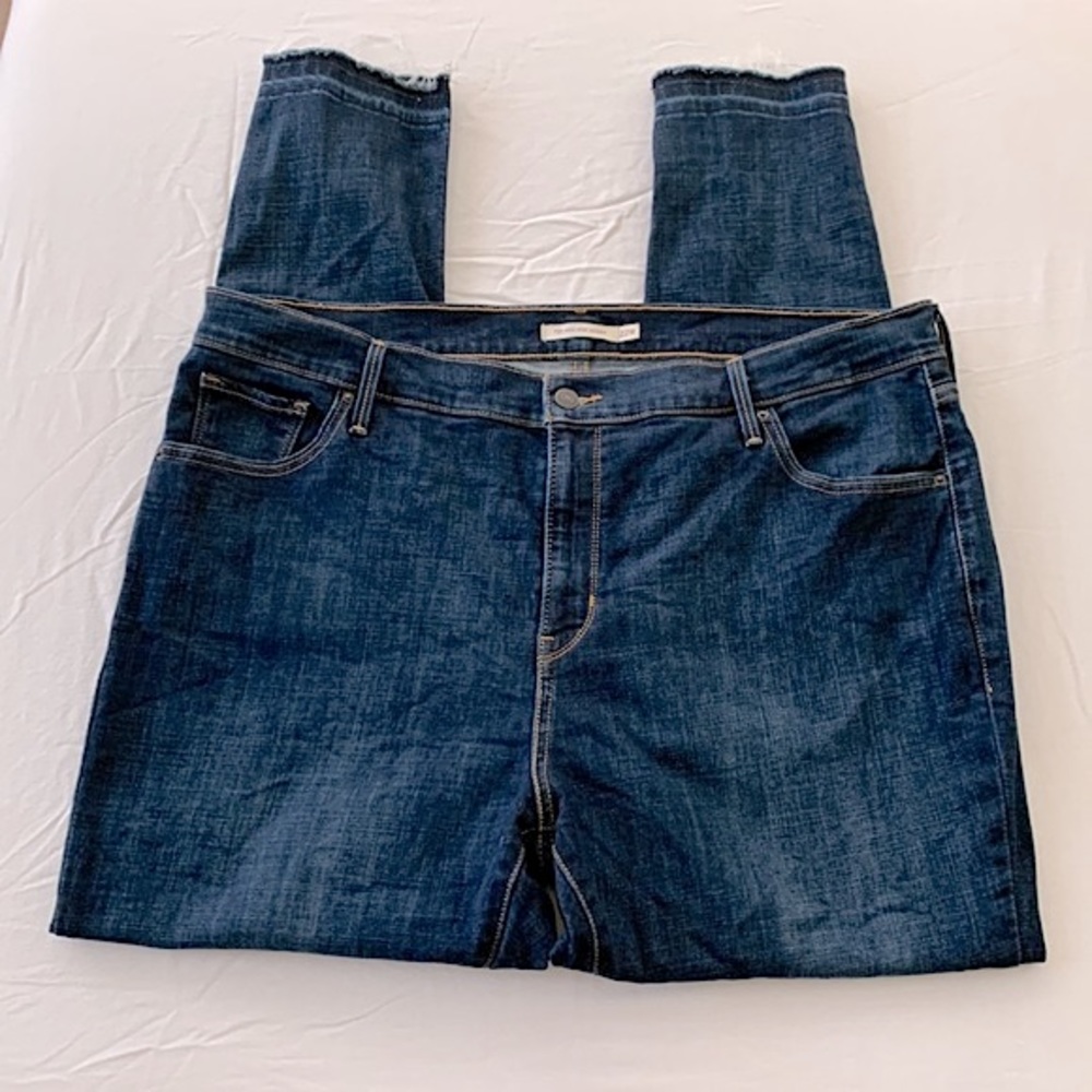 Levi’s 721 High Rise Skinny Jeans - Picture 5 of 14